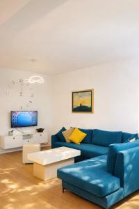 Boulevard Terrace Apartment near Blloku, Tirana