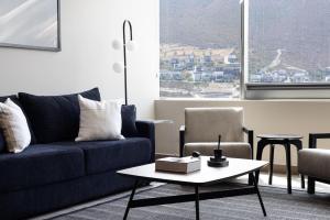 Modern Apartment with City Views and Pool Access