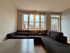 For Workers - 9 Beds - 6BR - 2 Bath - Near Volvo