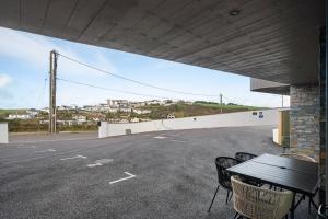 Modern Groundfloor Apartment with Private Parking