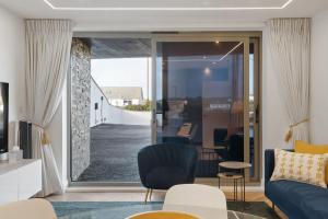 Modern Groundfloor Apartment with Private Parking