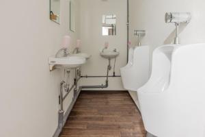 Akabane Dormitory 赤羽ドミトリー - Share Room For Male Only 男性専用ドミトリー