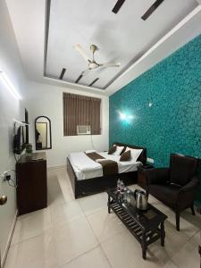 Hotel sharda holiday inn