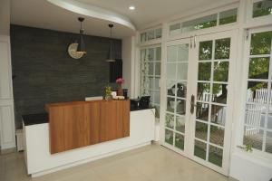 Daffodils Spice Court