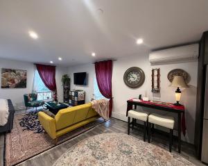 Eleni’s Charming Studio