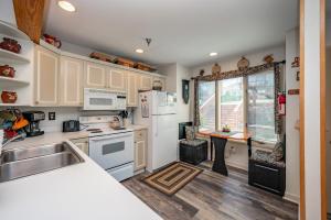 Deep Creek Village #41 by Railey Vacations