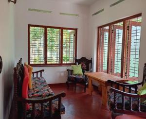 Villa Lagoonedge with 3 AC Rooms