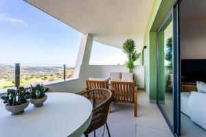 Ipanema 2 BR apartment with views