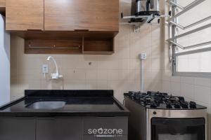 Apto c 2Q e varanda no Centro de Floripa CEB1106