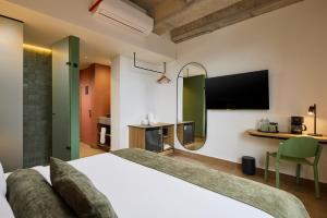 Hunters Hotel by Jalo