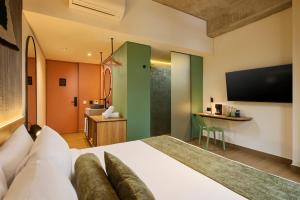 Hunters Hotel by Jalo