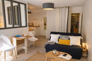 LOasis Marin lumineux et cosy à deux pas du vieux marché dans lhyper centre de La Rochelle avec TV et Wifi