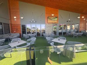 17 Sherringham Patrington Leisure Park private garden, parking, views