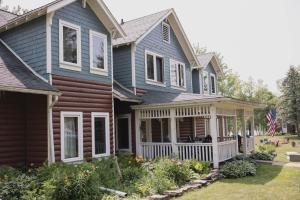 Legacy Lodge On Barker Lake