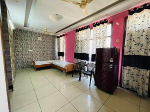 Peaceful 1BHK Stay in Chandigarh , Near fortis & ISBT