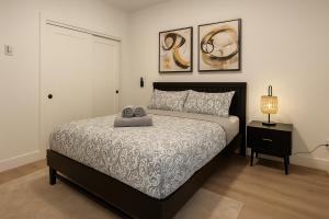 Style City Getaway! Downtown on point! Full Private apartments!