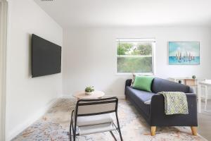 Comfy 2BR Apartment Near Las Olas with Patio, BBQ and FREE PARKING