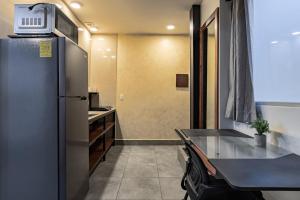 Minimalist 2 BR condo with rooftop in Roma Norte