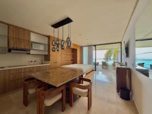Zantamar TH04B, oceanfront