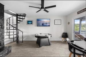 Premium 4BR Canyon Lake Getaway, Comfort and Views