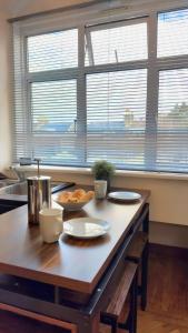 Quiet top-floor retreat