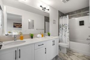 NEW Family 3BR Upper Suite w Kids Play Den, Free Banff Pass