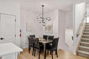 NEW Family 3BR Upper Suite w Kids Play Den, Free Banff Pass