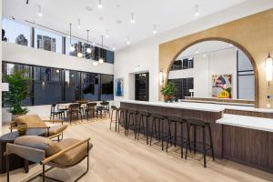 Prime Downtown Miami Location with Rooftop Pool