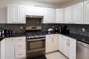 Private Yard and Gym Classic Columbia Home