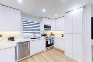 Lux 7 Bedroom Home [Near Rogers StadiumDownsview]