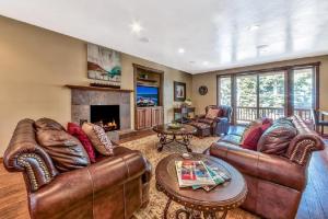 Lv12: luxury villa walk to the Beach