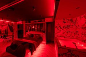 Suite Cabaret - Love room spa & cinéma privatifs