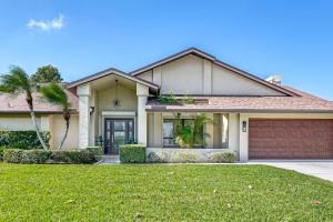 Golf Course View, Pool & Lanai! Upscale Naples Gem