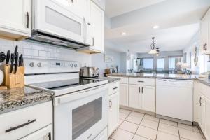 Boardwalk 487 by Youngs Suncoast