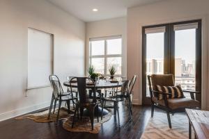 The Skyline Social - Retreat & Private Rooftop