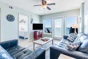 Boardwalk 885 by Youngs Suncoast