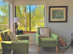 Water Views - Wood Stove - Quiet & Private Stay