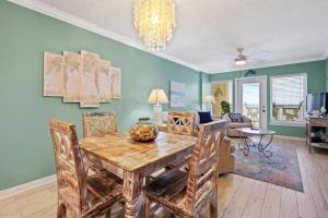 Boardwalk 986 by Youngs Suncoast