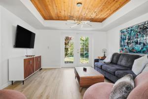 Spacious Tampa Family Getaway Pool Hot tub