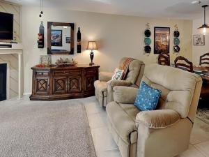 Whispering Bluff 402