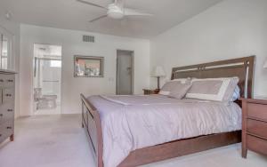 PS674 - East Island - Alice Lodging