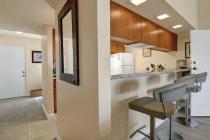 PS641 - Desert Retreat - Alice Lodging