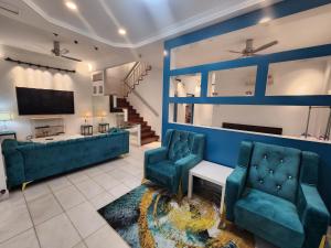 Gurney Vacation Gathering Comfy Home - Solok Burma