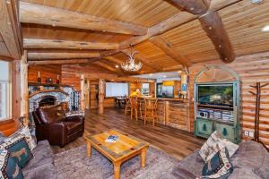 015 - Hidden Bridge Cabin - Big Bear getaway