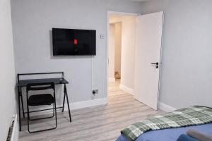 4-Bedroom Stratford near Olympic Park London