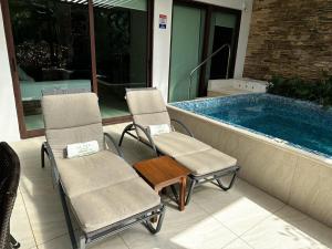 Apartment with a private pool