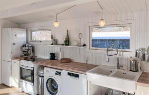 3 Bedroom Nice Home In Melby