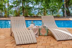 Seaview Resort Stay - King Studio with Tropical Pool