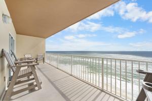 Crystal Shores West 704 by Youngs Suncoast