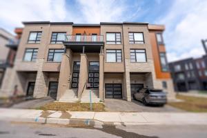 Modern Vaughan Retreat, 10 mins to Pearson Airport, Vaughan Mall